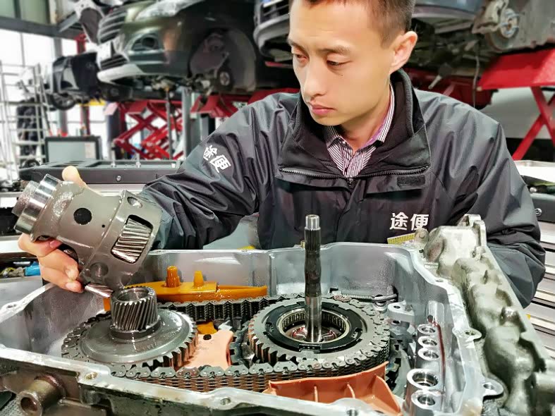 这是中壳内部的差速器