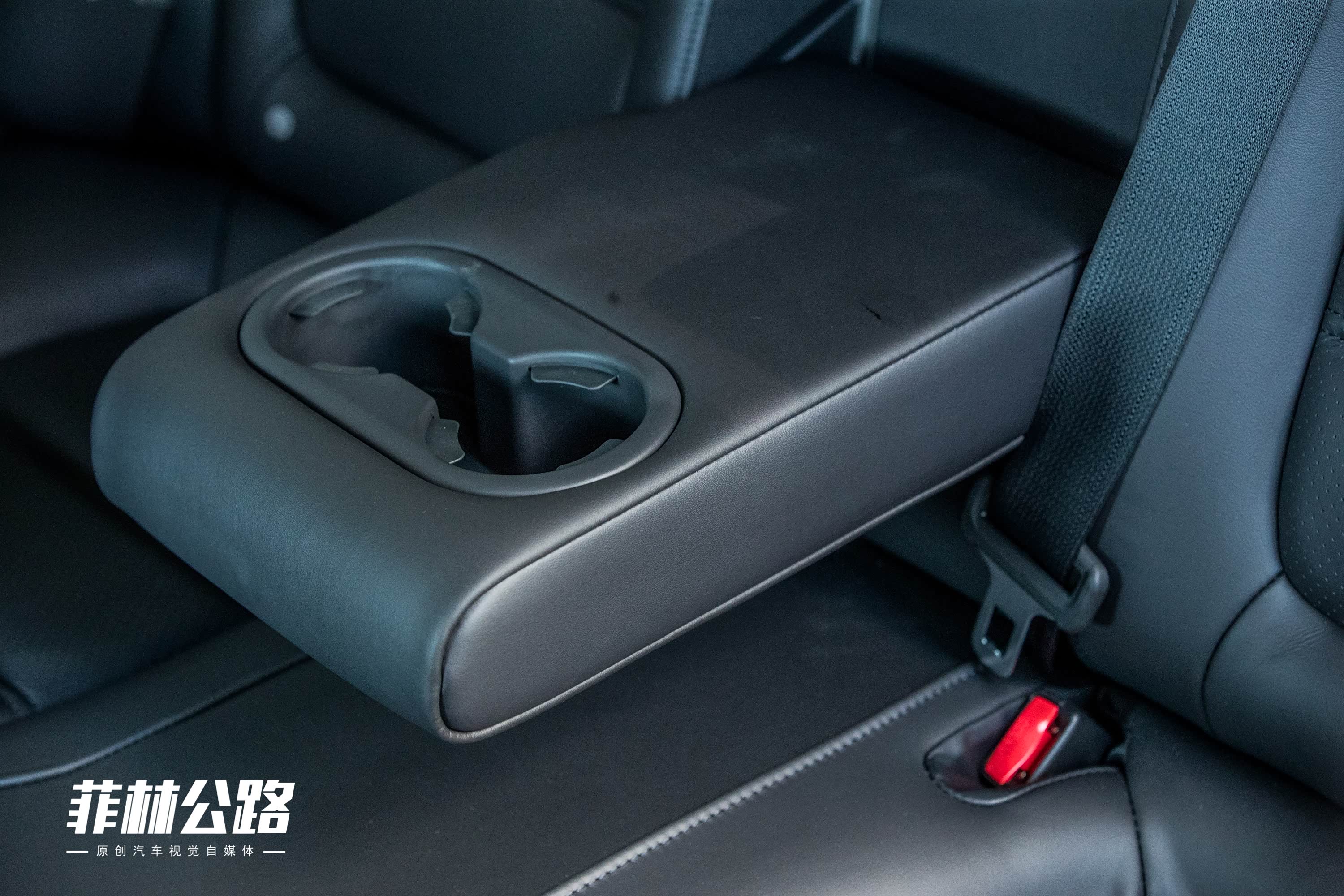 2018款 2.5L 蓝天尊崇版