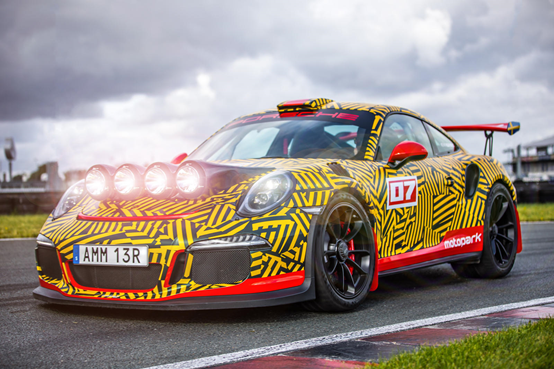 Motopark: 911 GT3 RS mit Rallye-Umbau