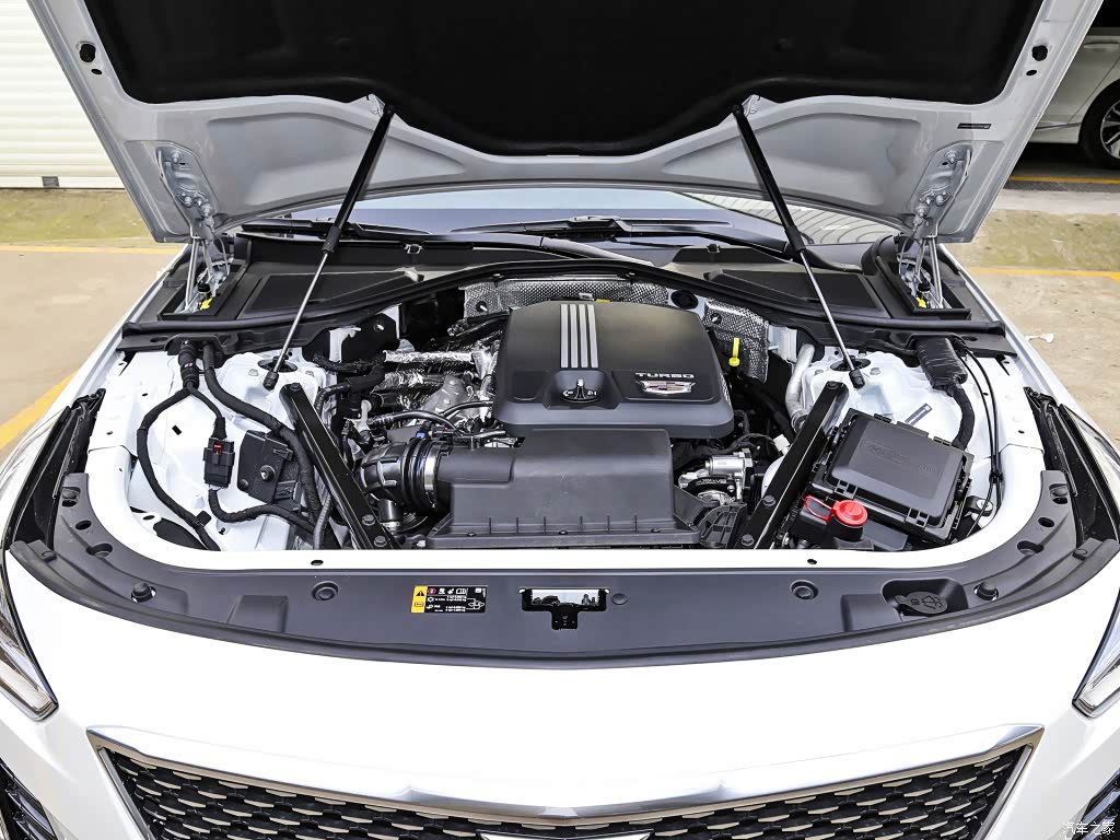 配图为2021款 28T 时尚型