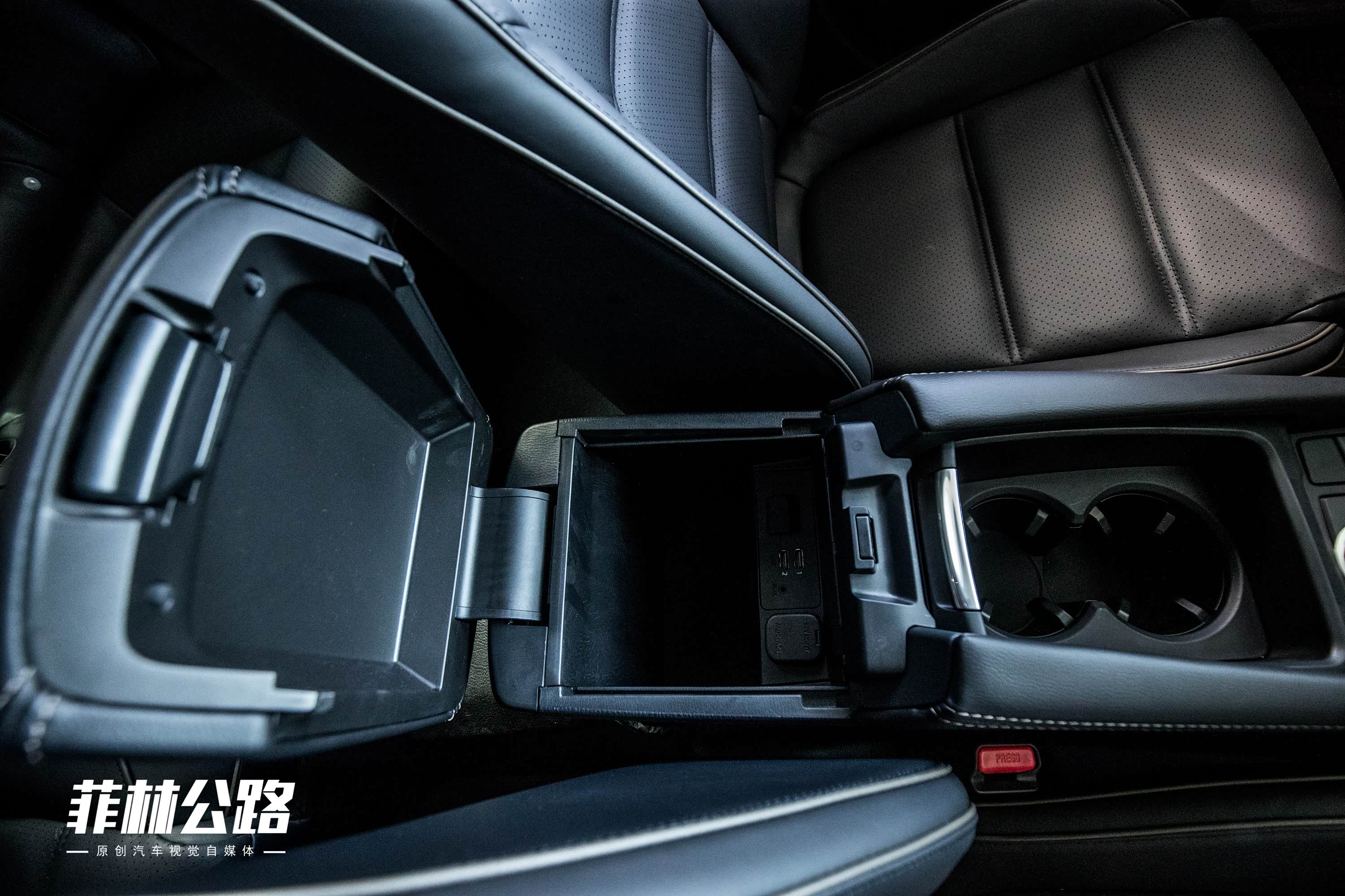 2018款 2.5L 蓝天尊崇版