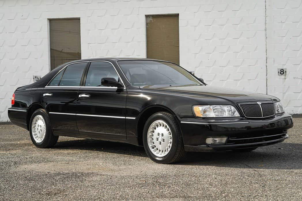 Infiniti Q45。图／摘自Bring A Trailer
