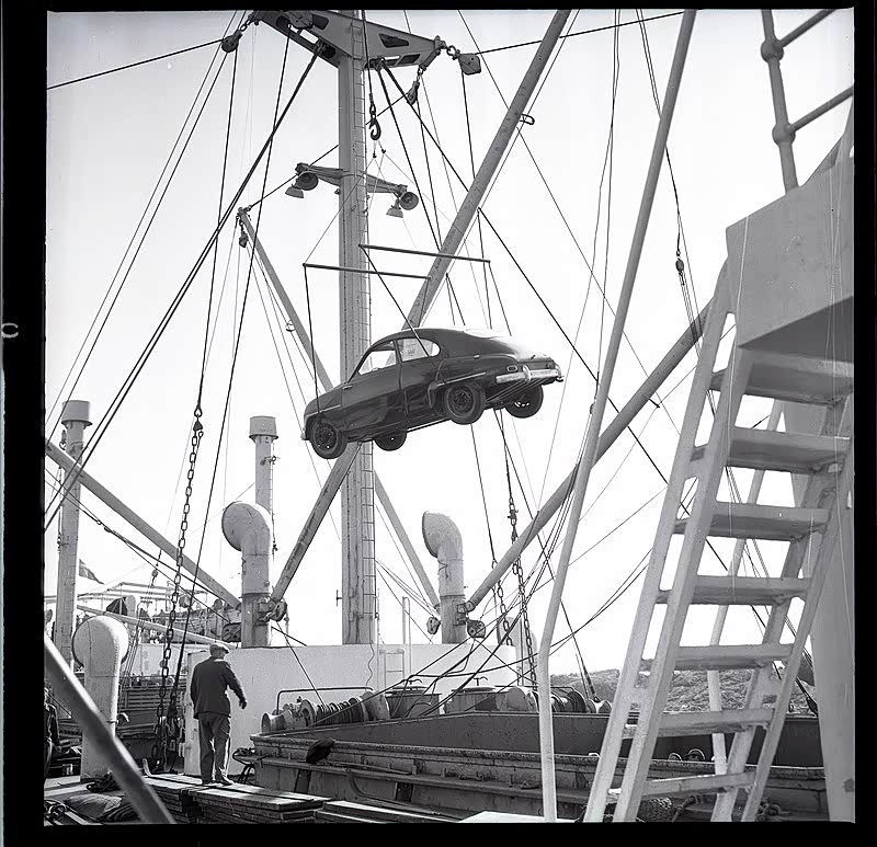 在乌德瓦拉港口装船出口到美国的萨博93