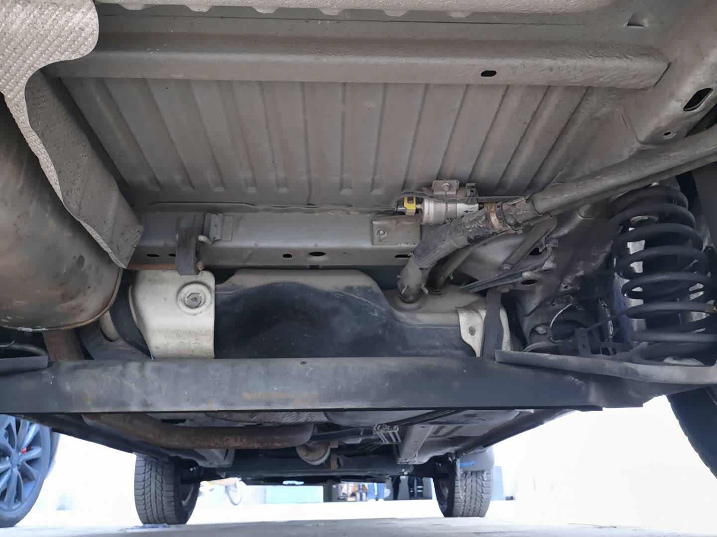 车辆正常底盘很规整