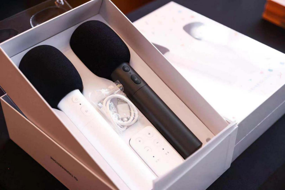 雷石话筒产品实拍图