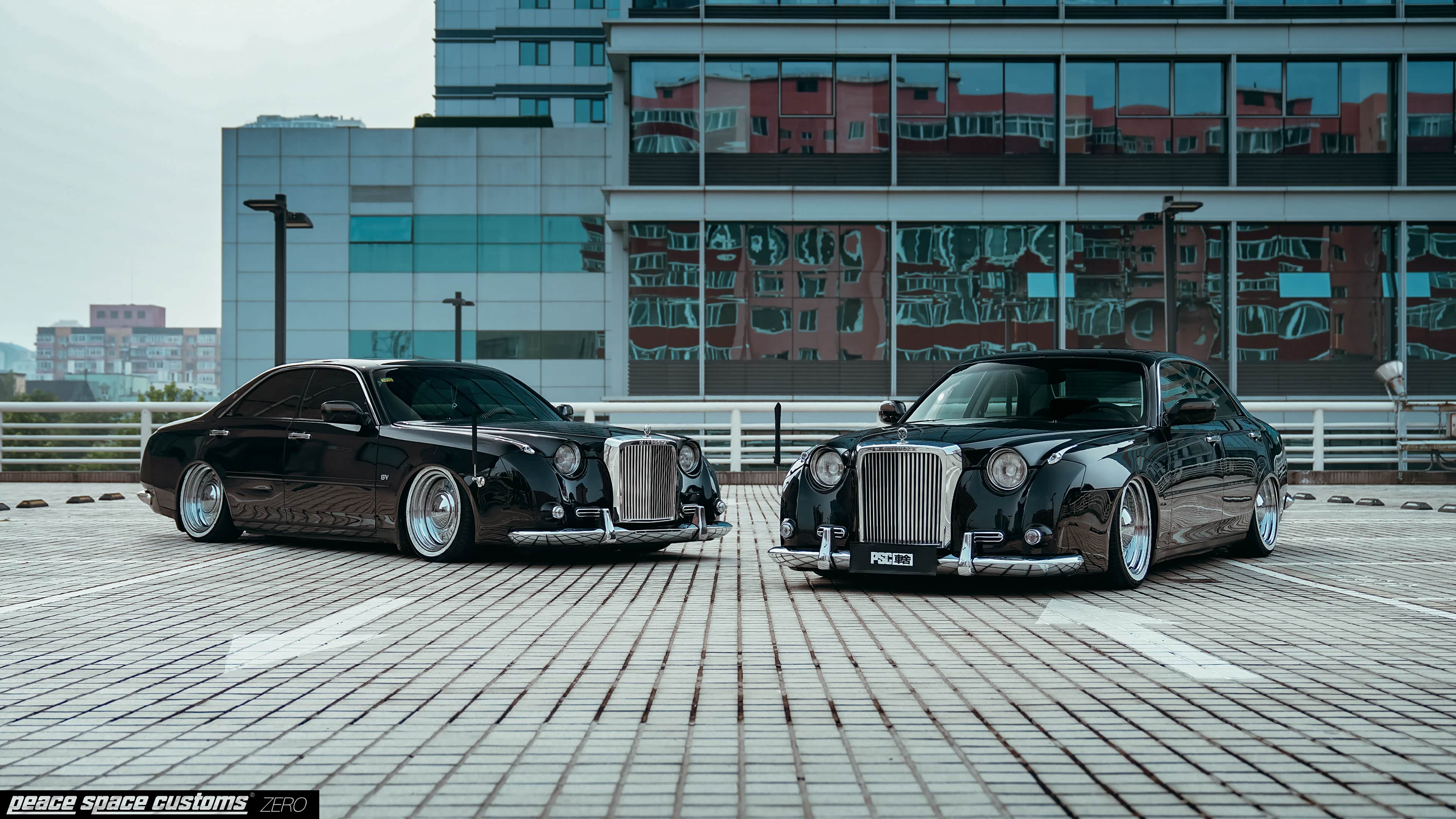 “三里屯的眼球收割机。”