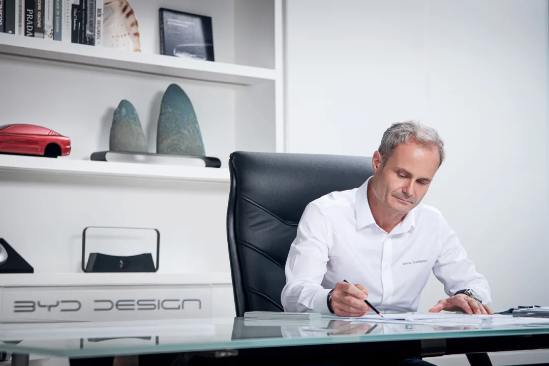 沃尔夫冈·约瑟夫·艾格