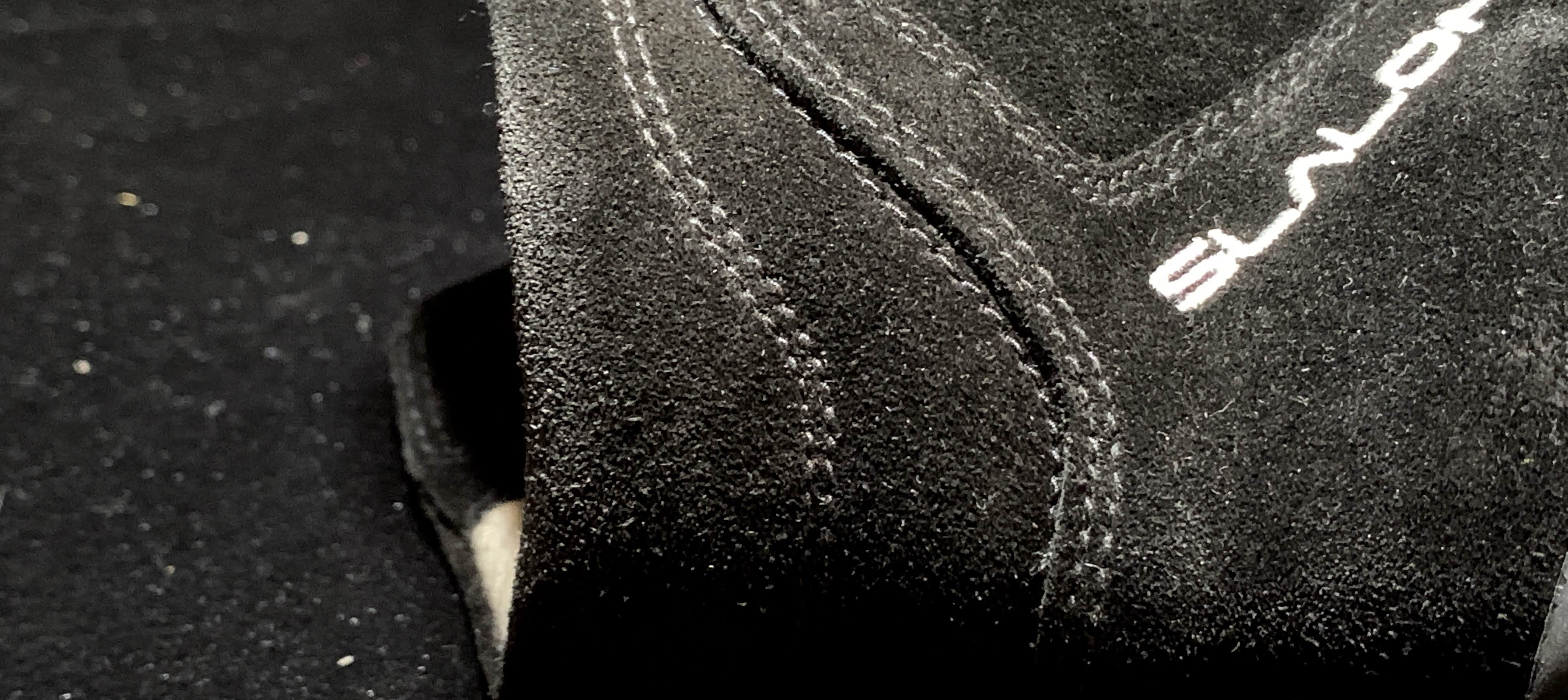 一千鞋的缝线始终位于中间