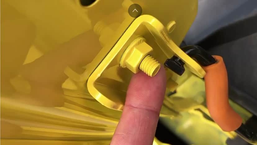 这才是原厂工艺的螺丝漆面，可以理解为点到为止