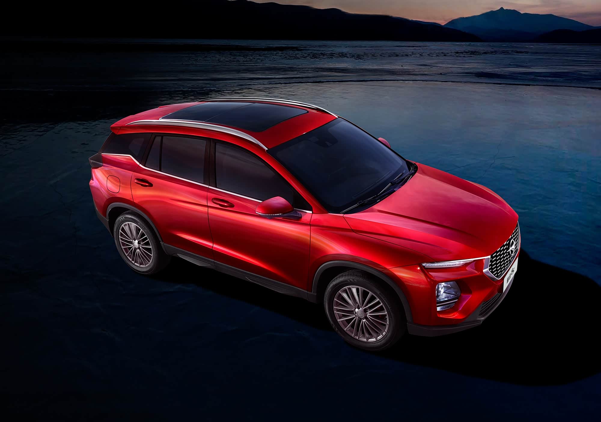 紧凑级SUV海马8S