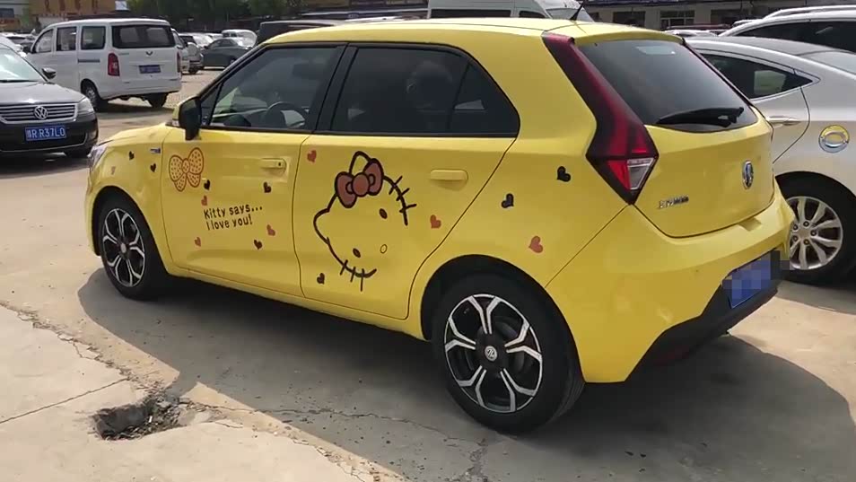 本文的MG3一看前任车主就是个小姐姐，非常的卡哇伊