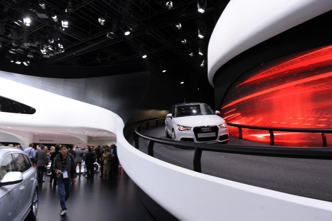 法兰克福车展的豪奢场面，奥迪在展馆内设置跑道（资料图片，苏雨农摄）