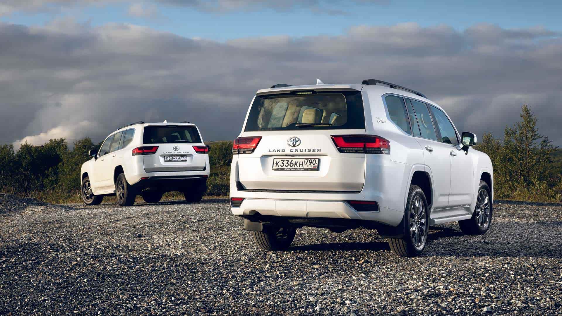 丰田陆地巡洋舰的原厂车尾造型。