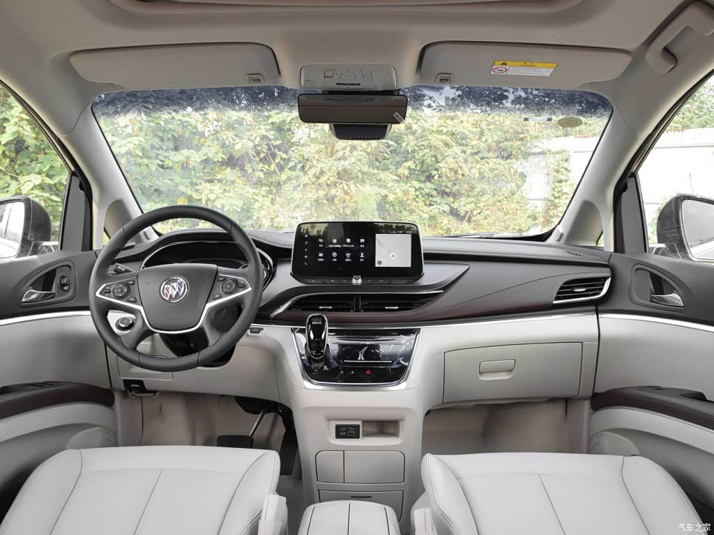 配图为2021款 陆上公务舱 652T 智慧尊贵型