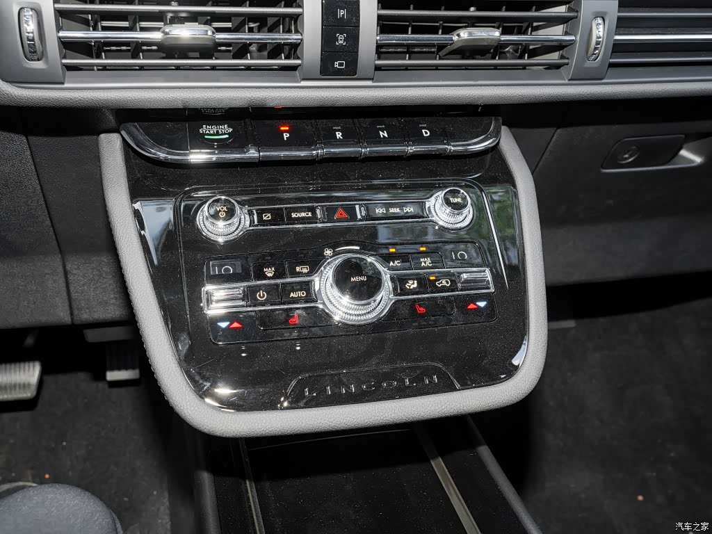 配图为2022款 2.0T 两驱尊悦版