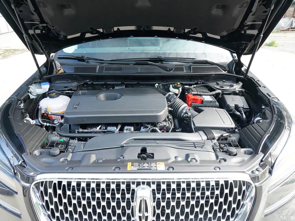 配图为2022款 2.0T 两驱尊悦版