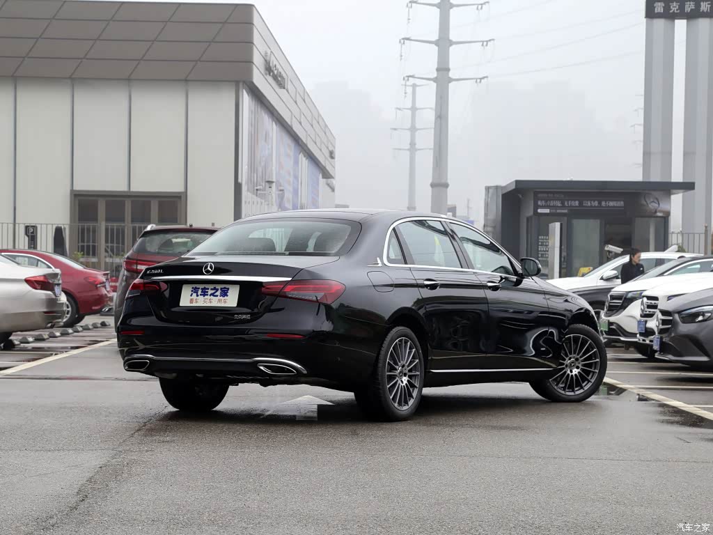 配图为改款 E 260 L