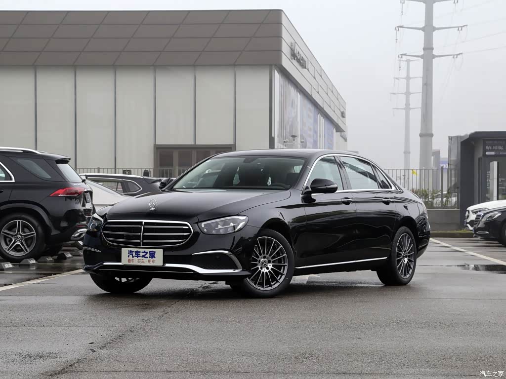 配图为改款 E 260 L