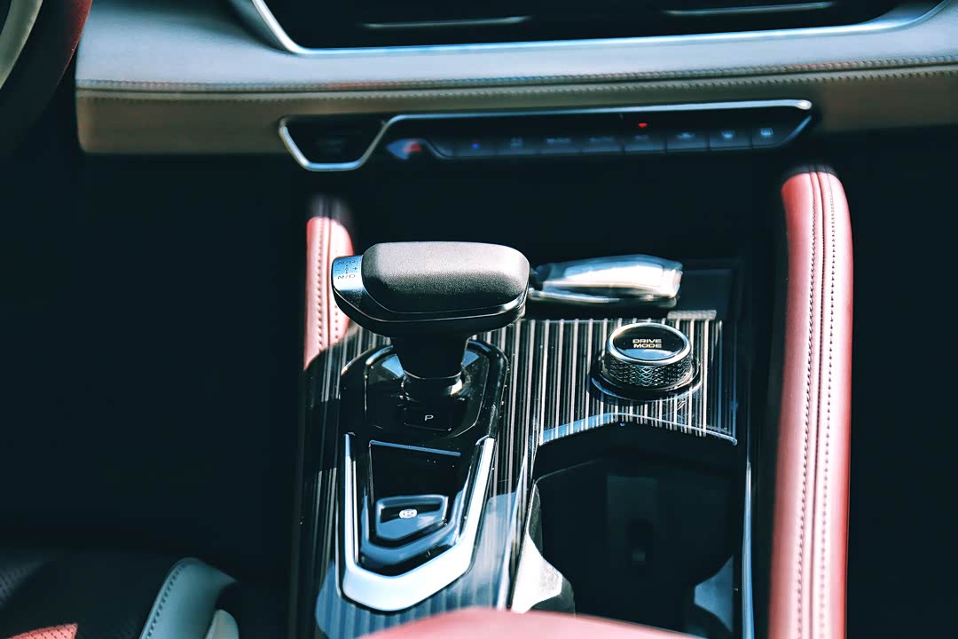 星越L8速手自一体爱信变速箱