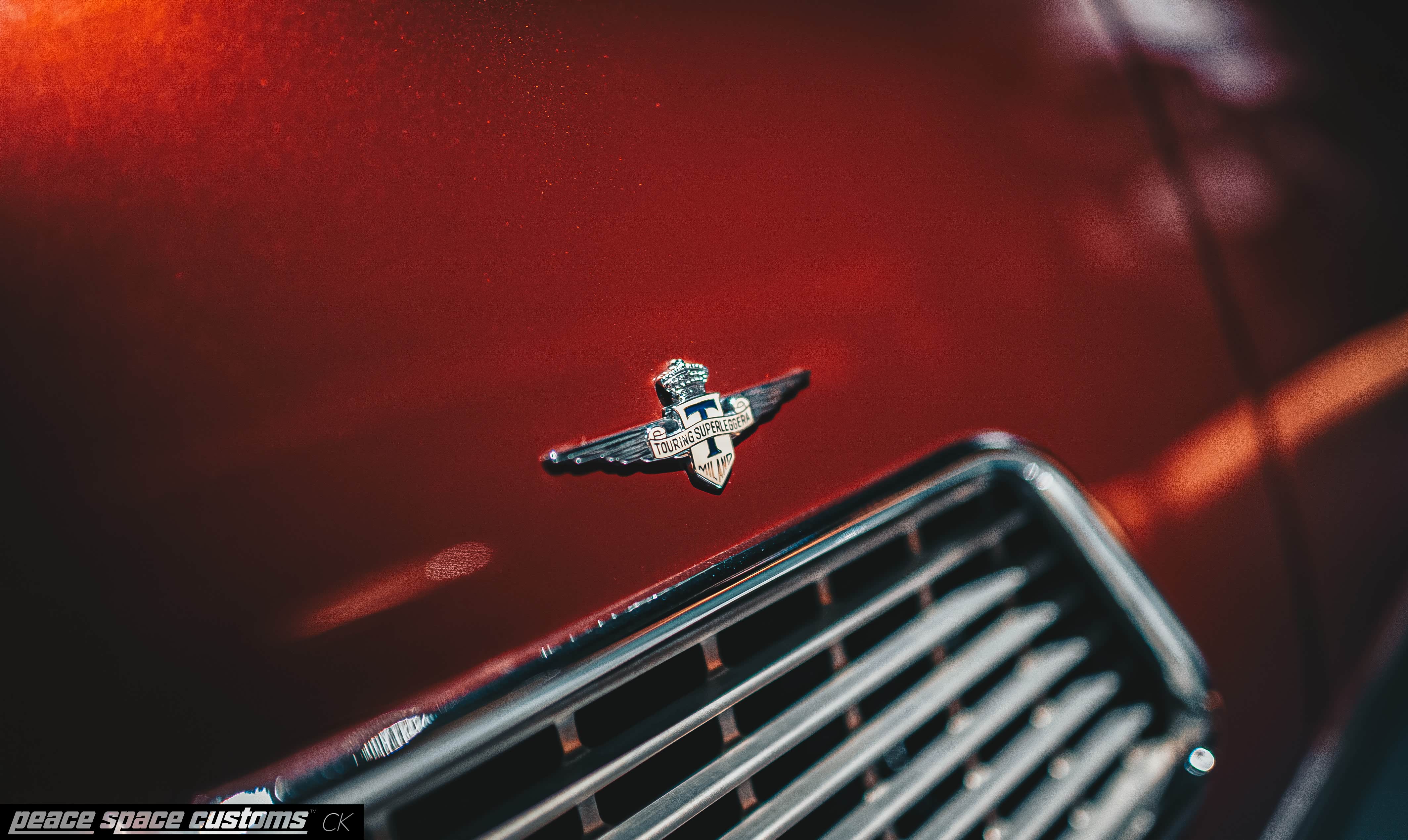 “风格迥异，却同父异母。”