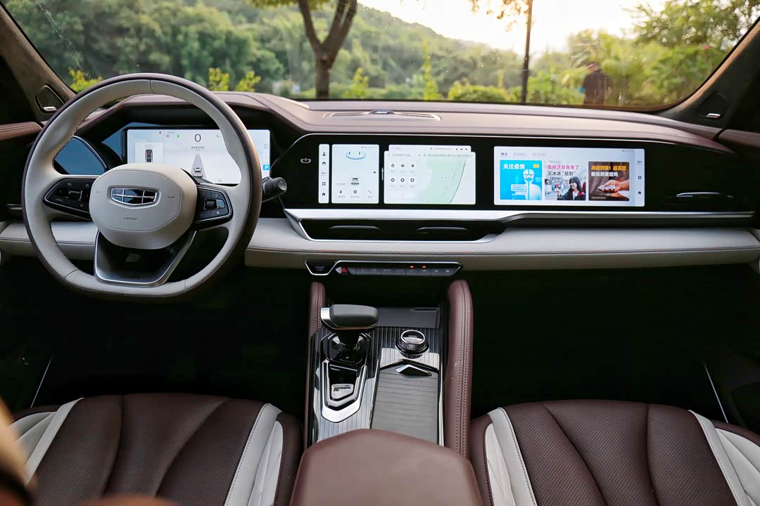 星越L四驱旗舰版内饰