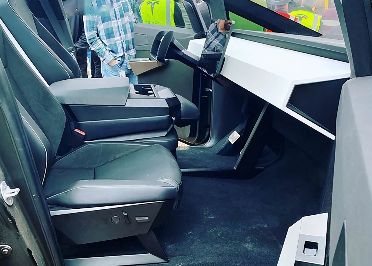 配飞航式方向盘,特斯拉cybertruck内饰首次曝光