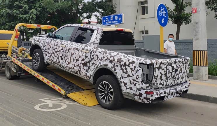超大LOGO气势足 长城炮新车型谍照曝光