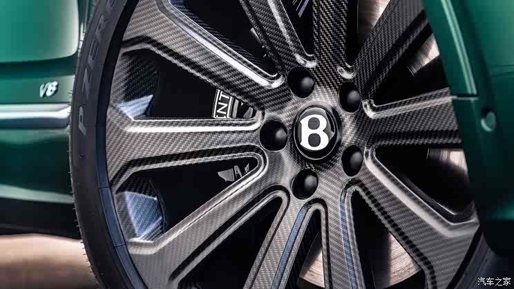 历时五年研发 宾利推22英寸碳纤维轮圈