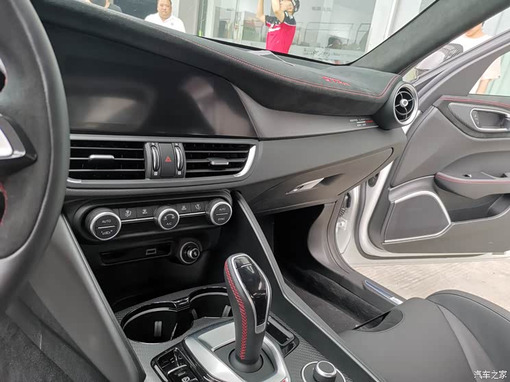 一眼爱上它 Giulia GTAm国内首次亮相