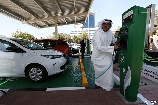 【说客】在盛产石油的阿联酋,土豪爱上特斯拉