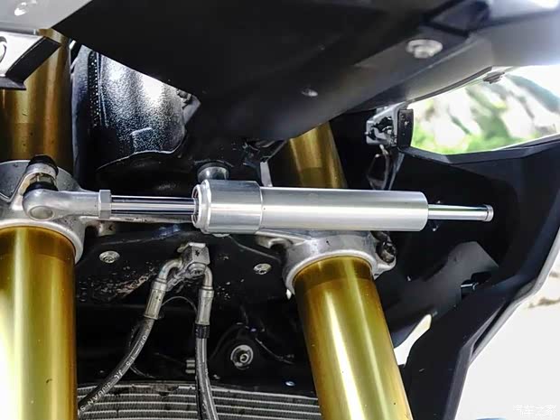 【说客】深度体验摩托里的X6 M--宝马S1000X