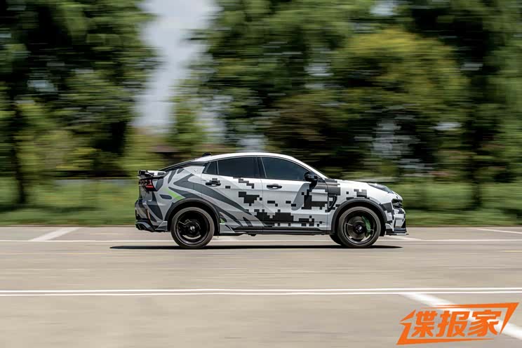 外观更显战斗范儿 领克05+路试谍照曝光