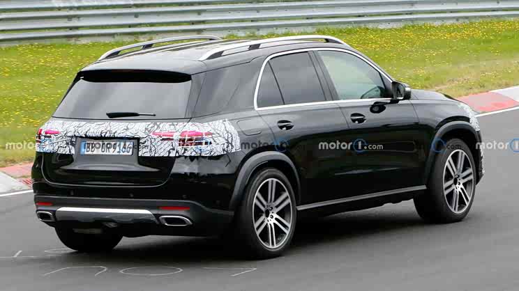 设计小幅调整 新款奔驰GLE谍照曝光