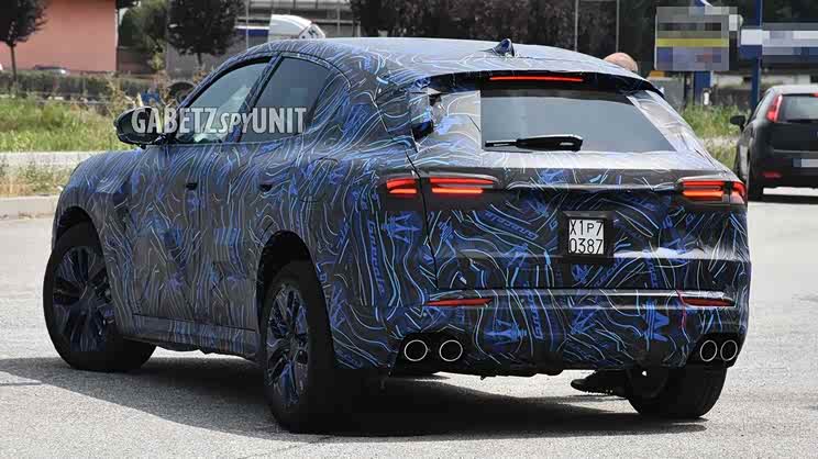 或配轻混系统 玛莎拉蒂Grecale内饰谍照