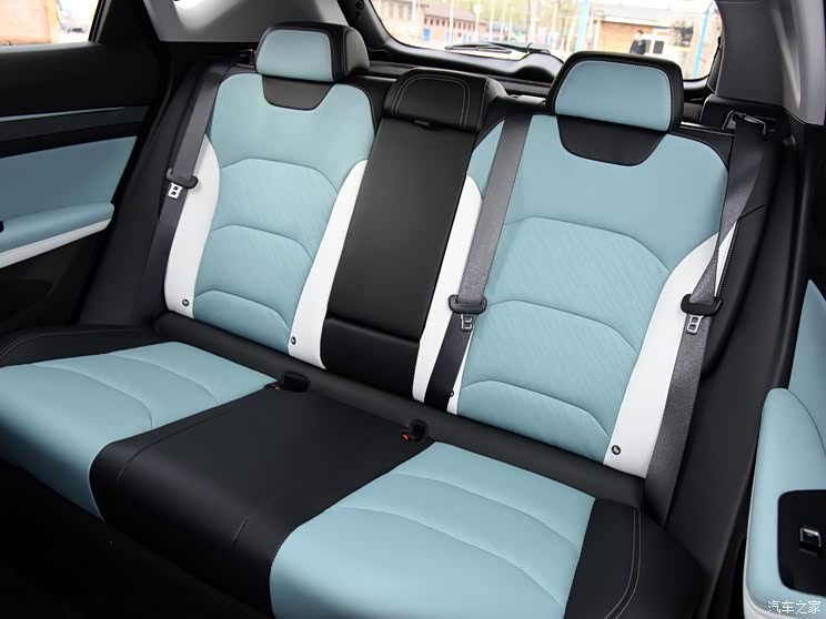 增摩登灰配色 吉利帝豪S跨界玩家版亮相