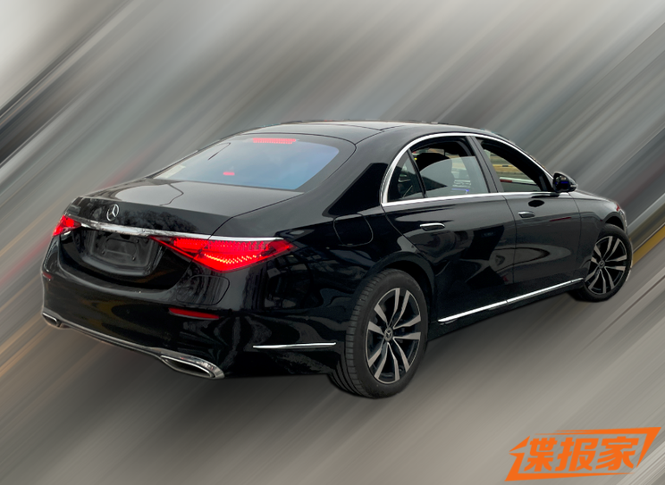 多一个充电口 奔驰S级新能源国内谍照