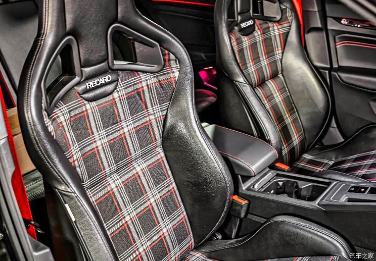 中国国际汽车改装展:高尔夫GTI定制版