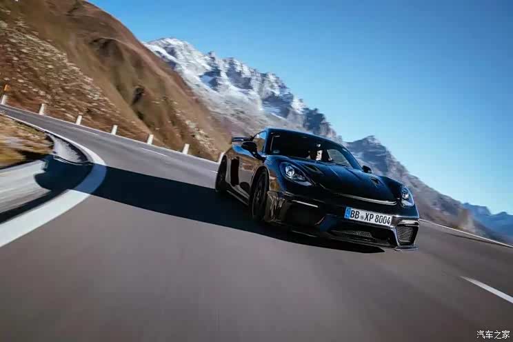 保时捷718 Cayman GT4 RS原型车官图