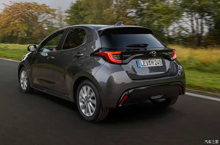 4月海外上市 全新马自达2混动版官图