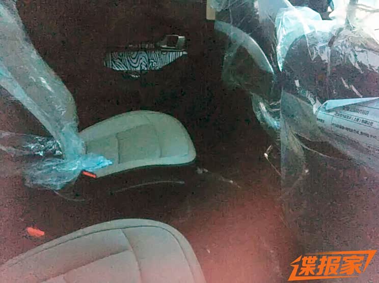 6座加手动? 吉利豪越新车型谍照曝光