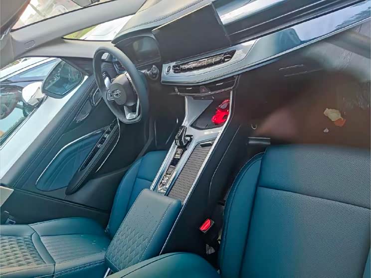 车身或将加长 新款吉利嘉际实车图曝光