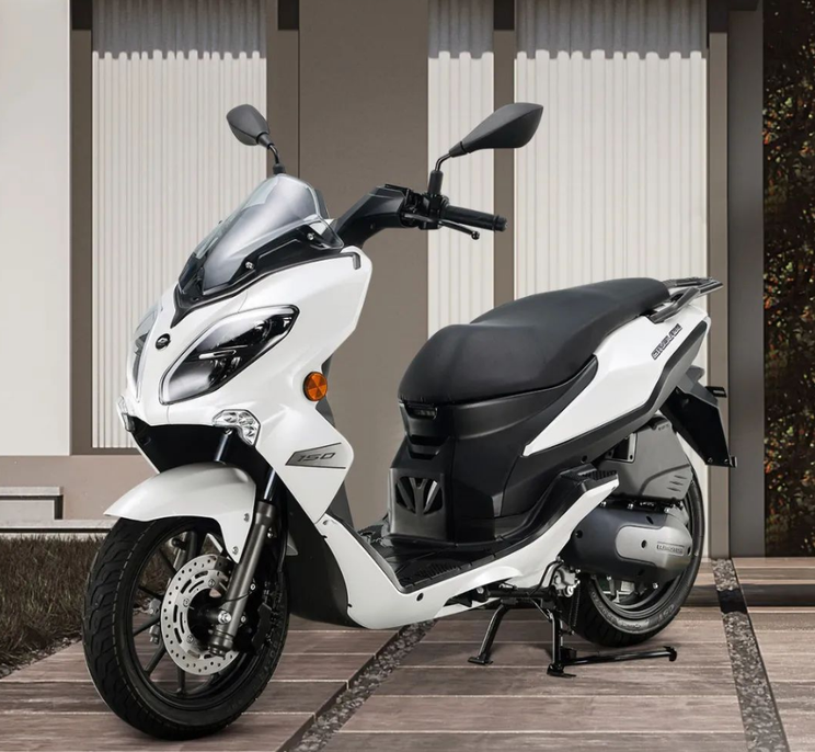 11999元起售 QJMOTOR大熊150正式上市