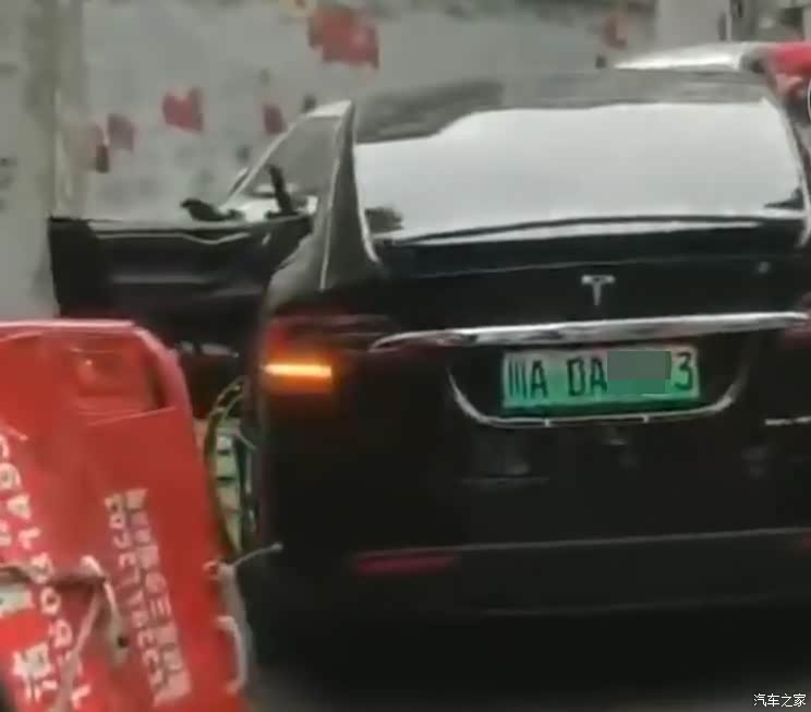 非刹车失灵 四川特斯拉加速致死案结案