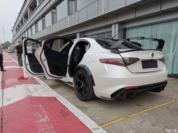 一眼爱上它 Giulia GTAm国内首次亮相