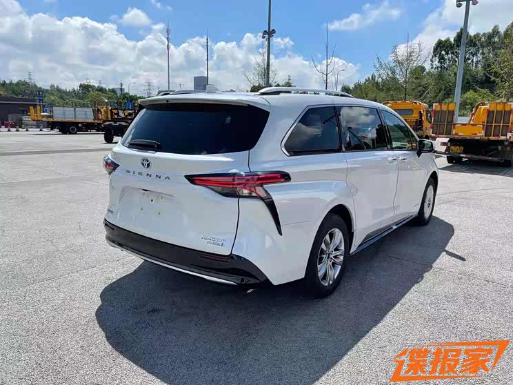 2021成都车展探馆:广汽丰田赛那SIENNA