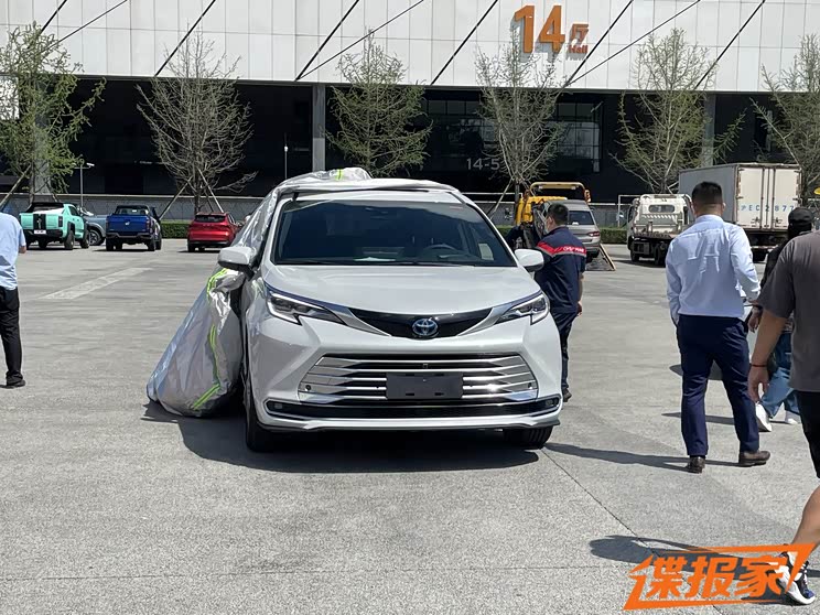 2021成都车展探馆:广汽丰田赛那SIENNA