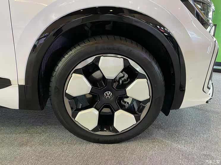 2021成都车展:揽境永恒探索版亮相