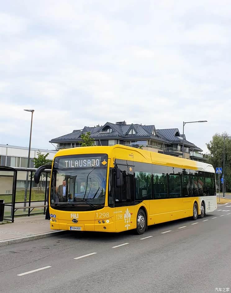 比亚迪在芬兰交付43台15米纯电动大巴