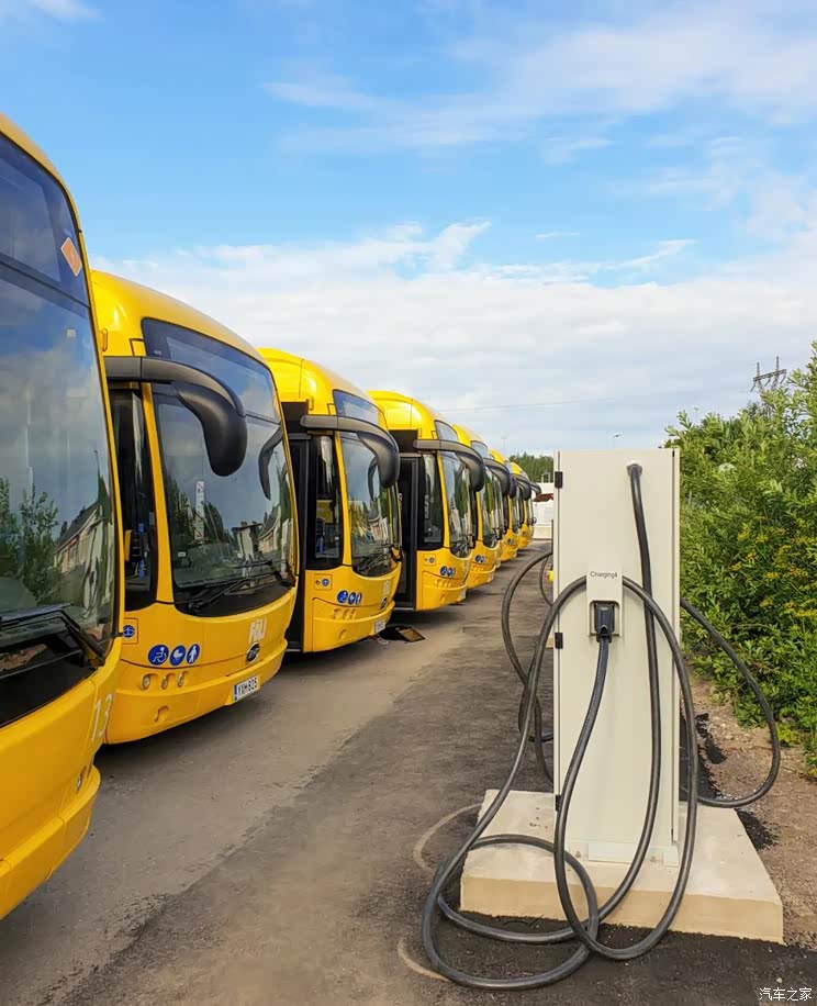 比亚迪在芬兰交付43台15米纯电动大巴