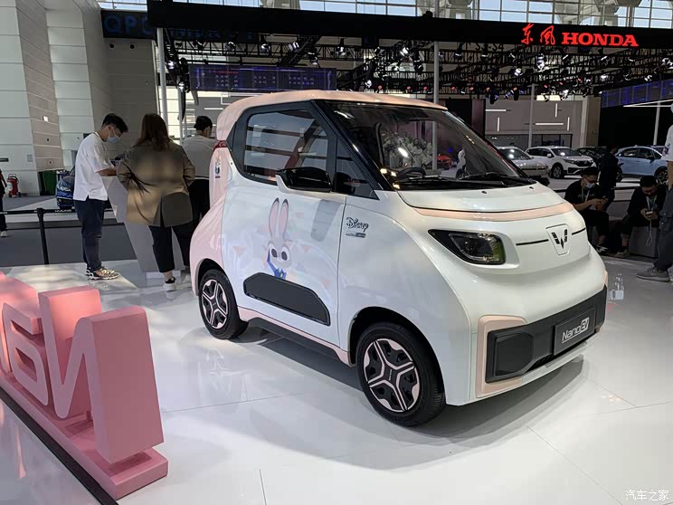 2021天津车展:五菱NanoEV特别版发布